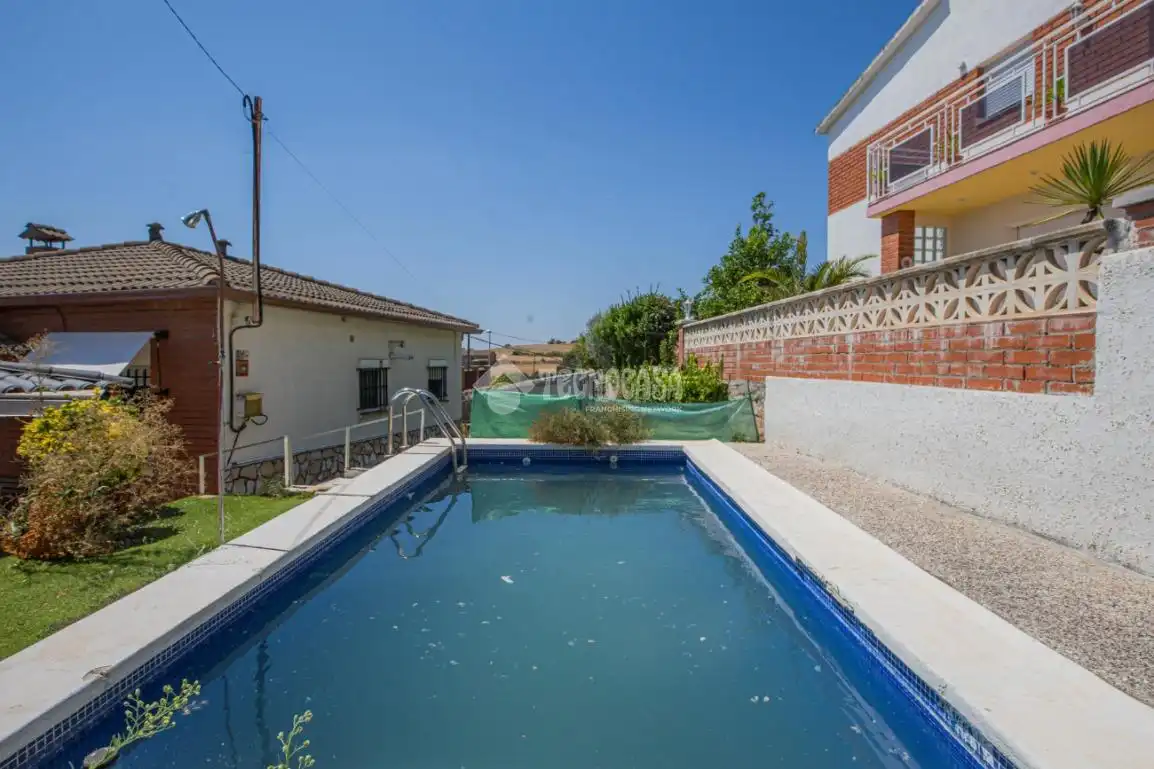 Piscina de Casa o chalet en venta en Rubí