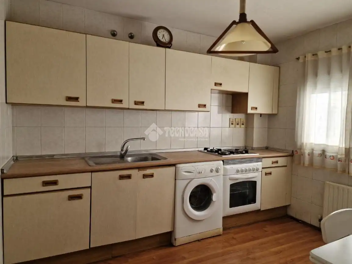 Küche von Wohnung zum Verkauf in Huesca mit Heizung und Balkon