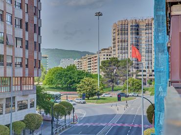 Pis amb balcó en venda a Pamplona-Iruña - AVENIDA ZARAGOZA 31