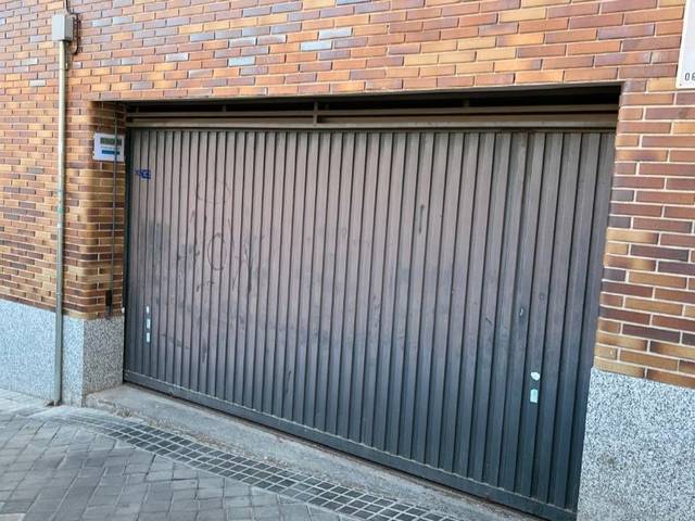 Garaje en Alquiler en Travesía de la Huerta del Obispo, 8 en Berruguete