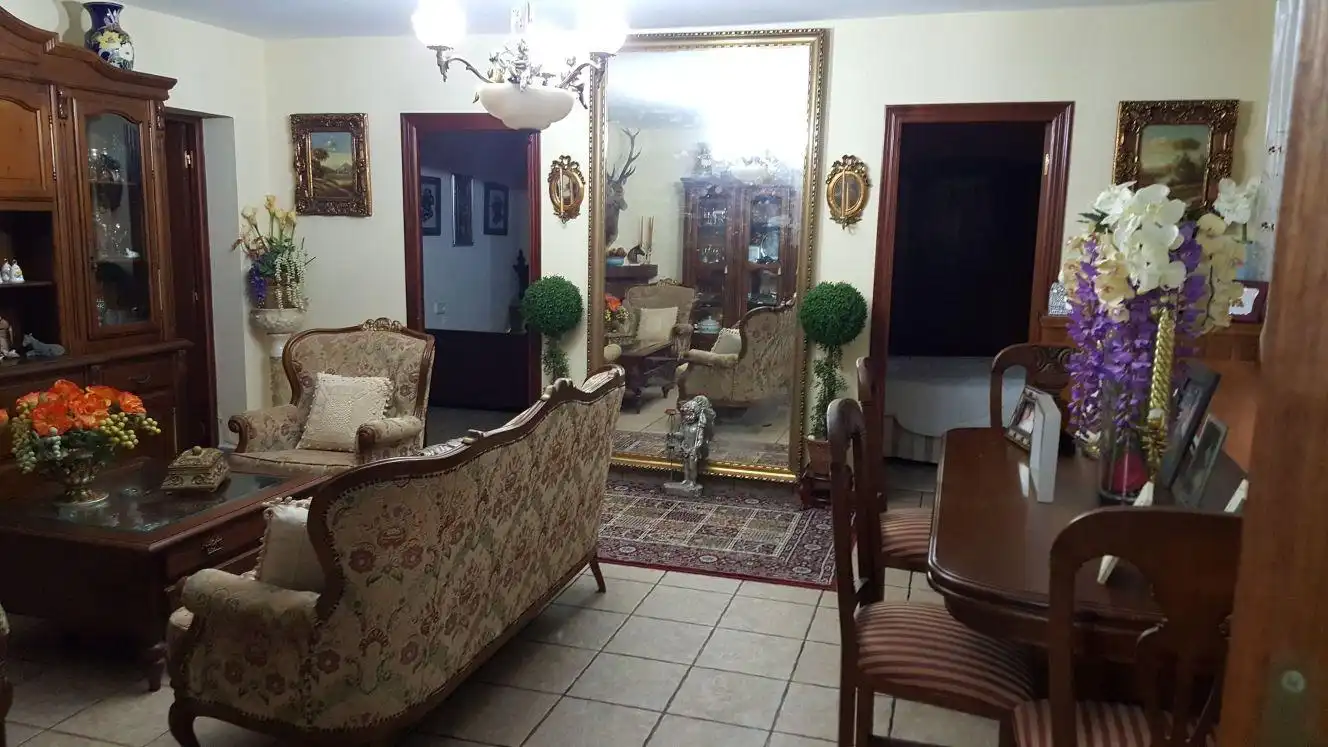 Wohnzimmer von Country house zum Verkauf in Jimena de la Frontera mit Privatgarten, Terrasse und Abstellraum