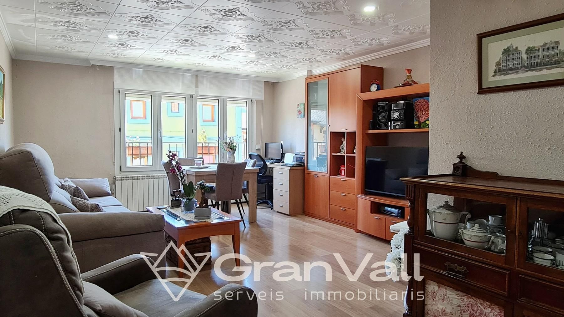 Living room of Apartment for sale in Puigcerdà  with Heating, Private garden and Balcony