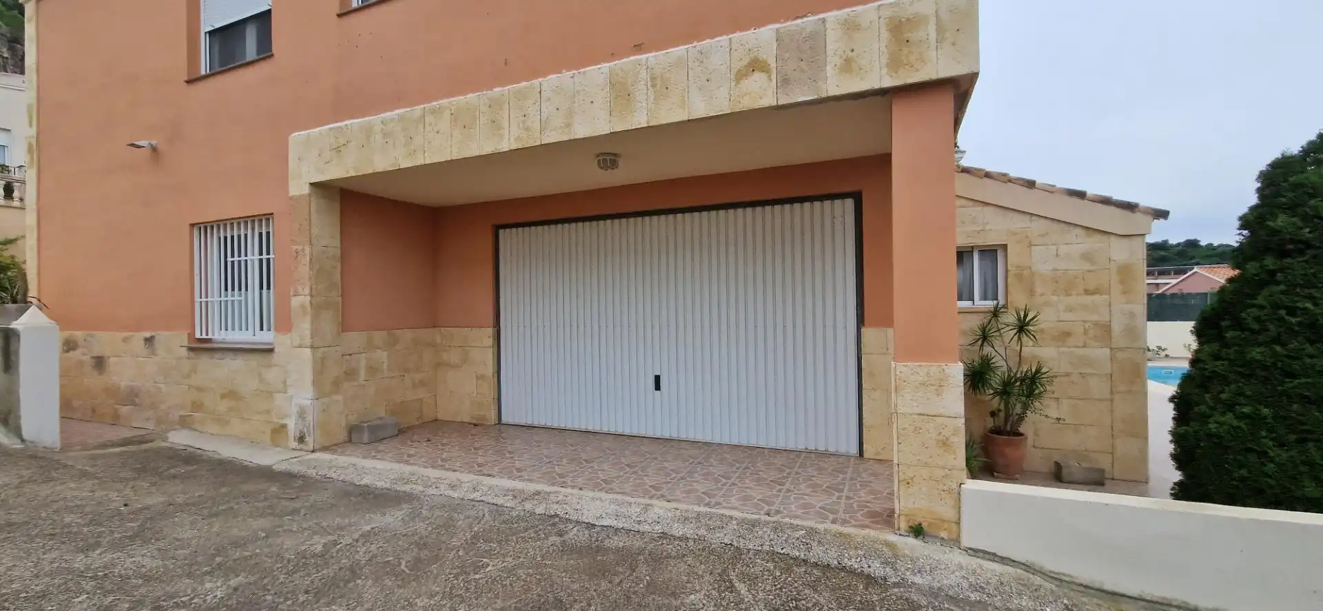 Aparcament de Casa o xalet en venda en Cullera amb Aire condicionat, Calefacció i Jardí privat
