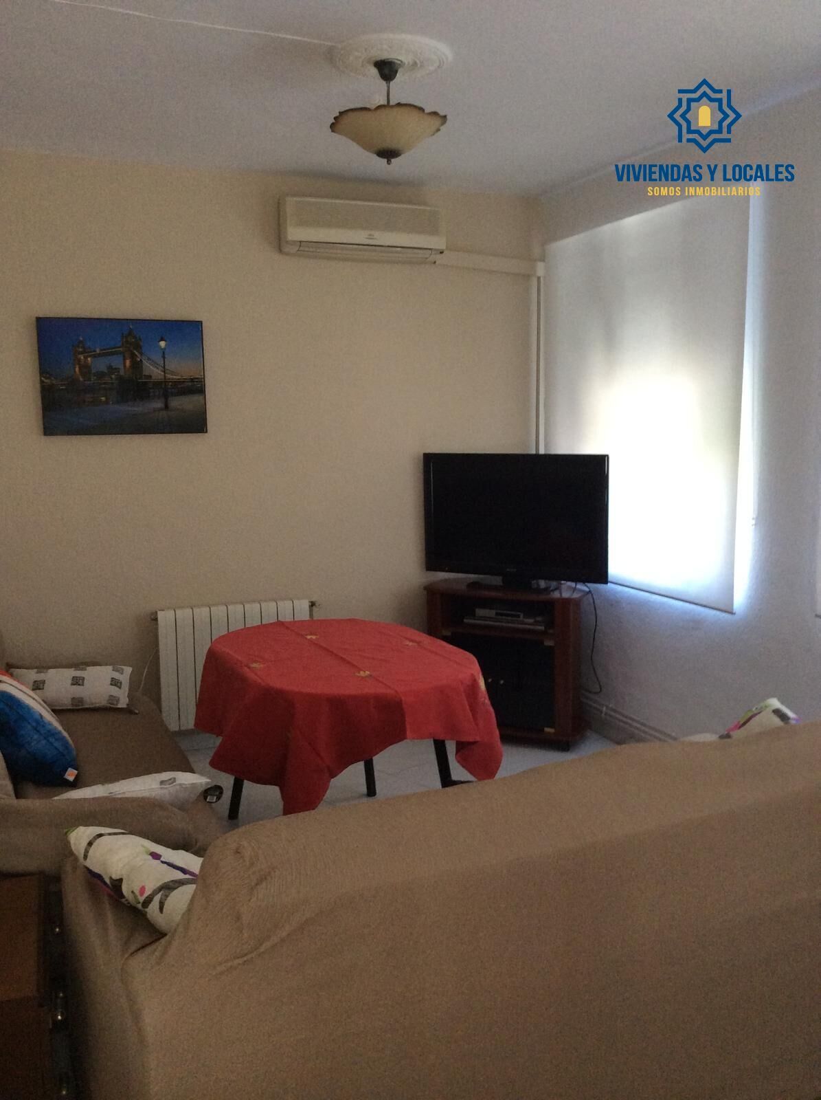 Living room of Flat to rent in  Granada Capital  with Air Conditioner and Heating