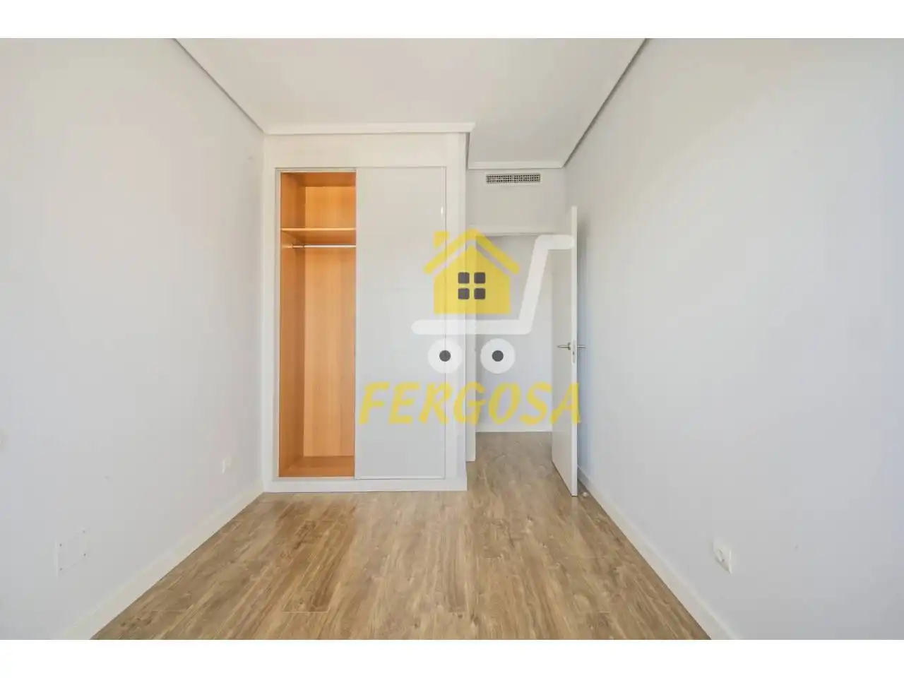 Habitación de Piso en venta en Navalcarnero con Aire acondicionado, Calefacción y Piscina comunitaria