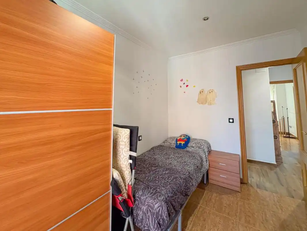 Dormitori de Casa adosada en venda en Sagunto / Sagunt amb Aire condicionat, Calefacció i Terrassa
