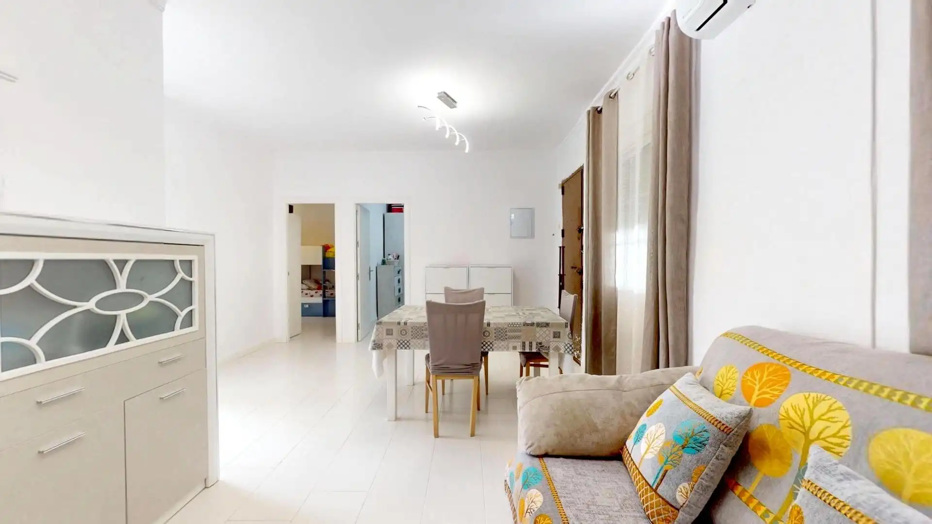 Sala de estar de Casa o chalet en venta en Córdoba con Aire acondicionado, Calefacción y Trastero