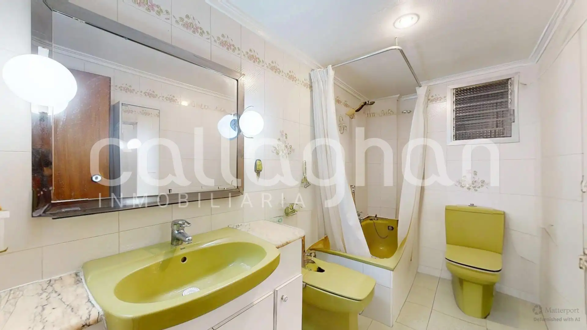 Baño de Piso en venta en Catarroja con Calefacción y Balcón