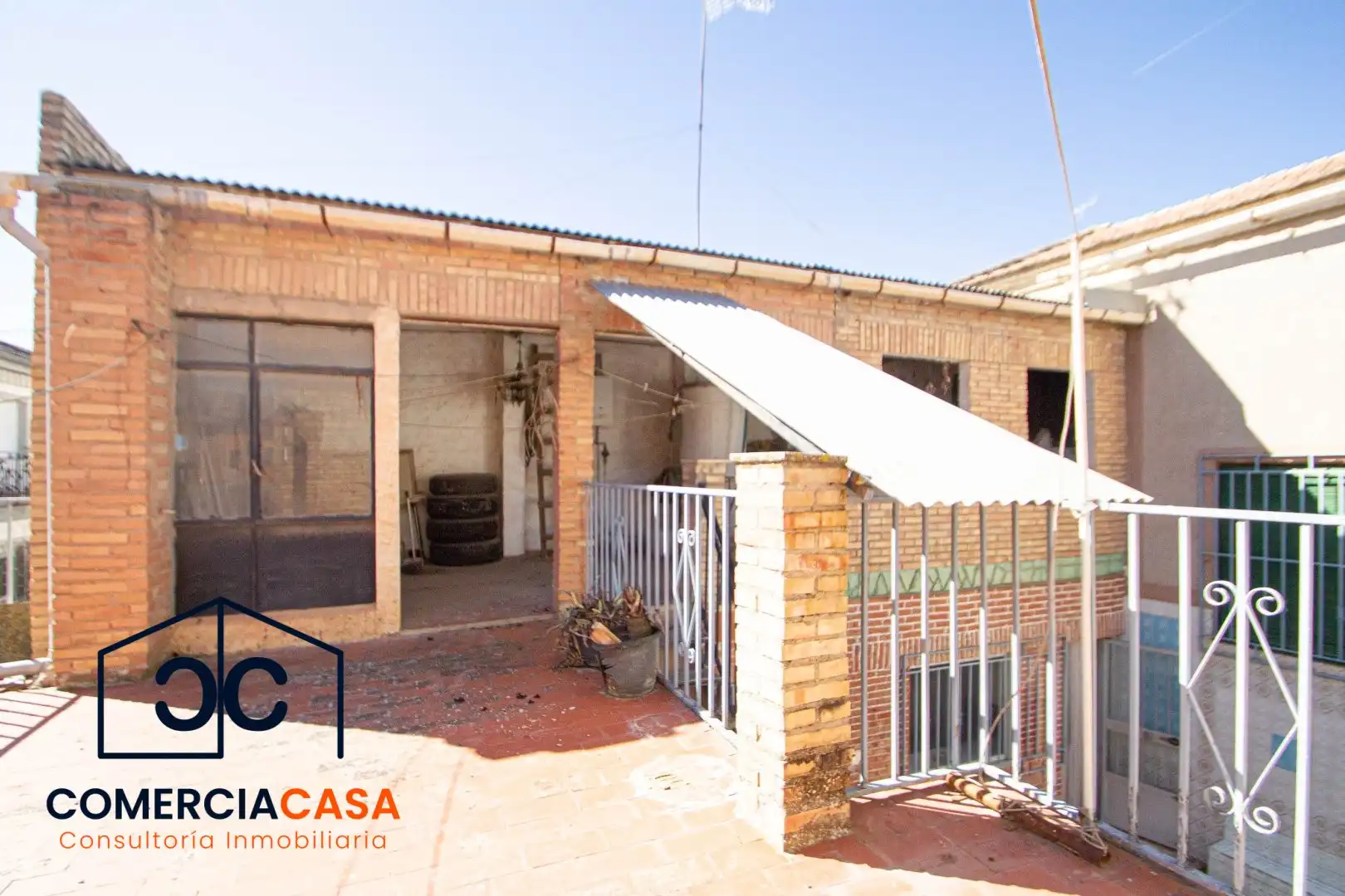 Vista exterior de Casa o xalet en venda en Las Gabias amb Terrassa, Traster i Balcó