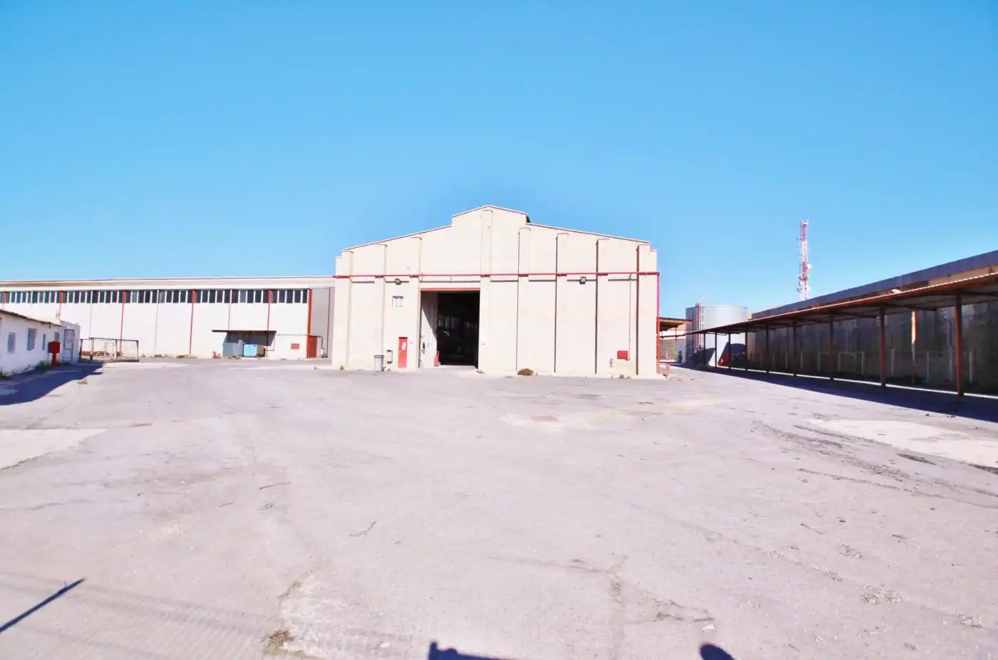 Außenansicht von Fabrik Grundstücke zum Verkauf in Alicante / Alacant
