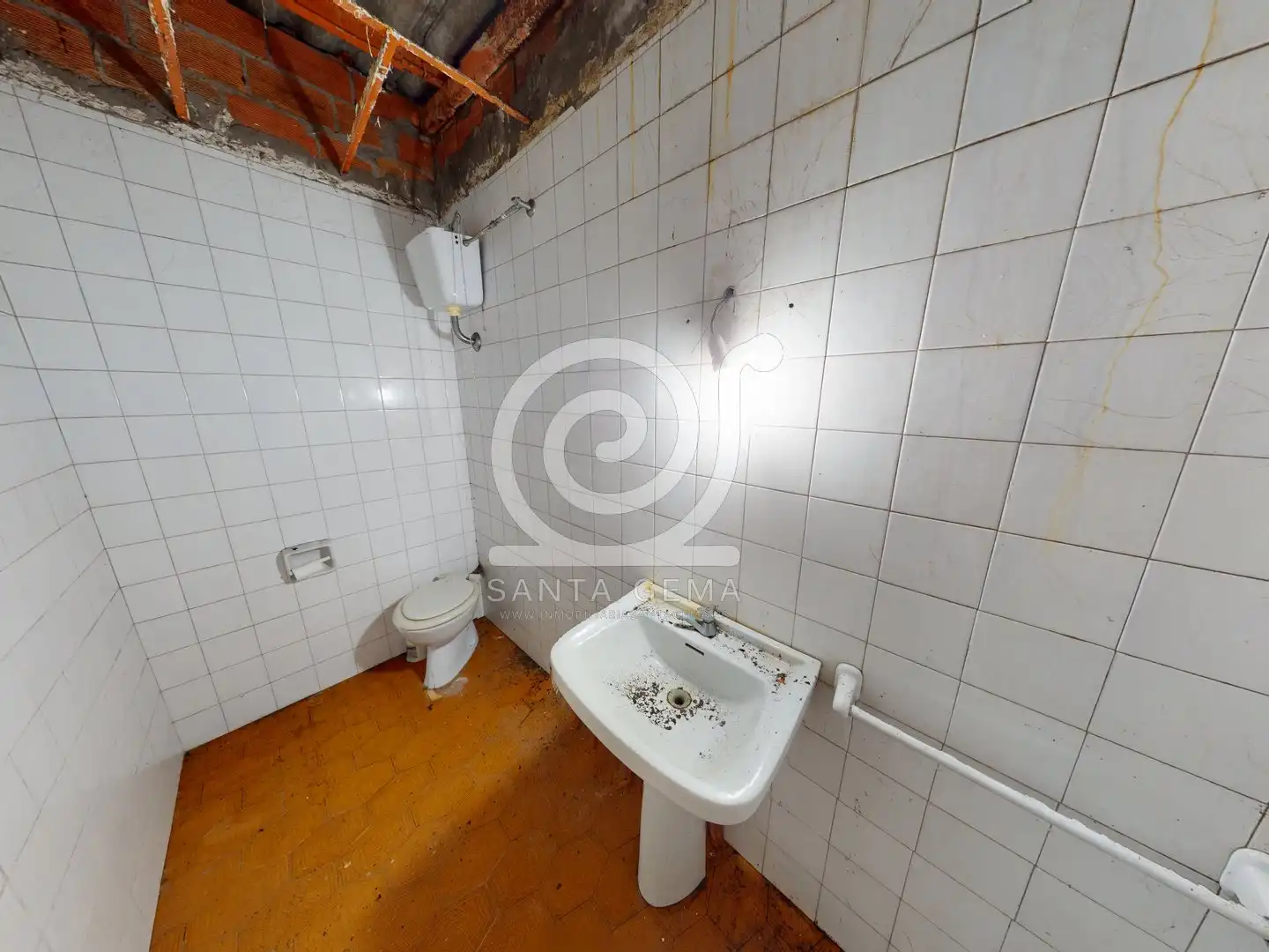 Bathroom of Commercial properties for sale in Ferrol