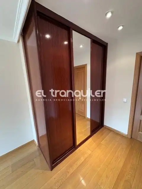 Schlafzimmer von Wohnung zur Miete in Madrid mit Klimaanlage und Waschmaschine