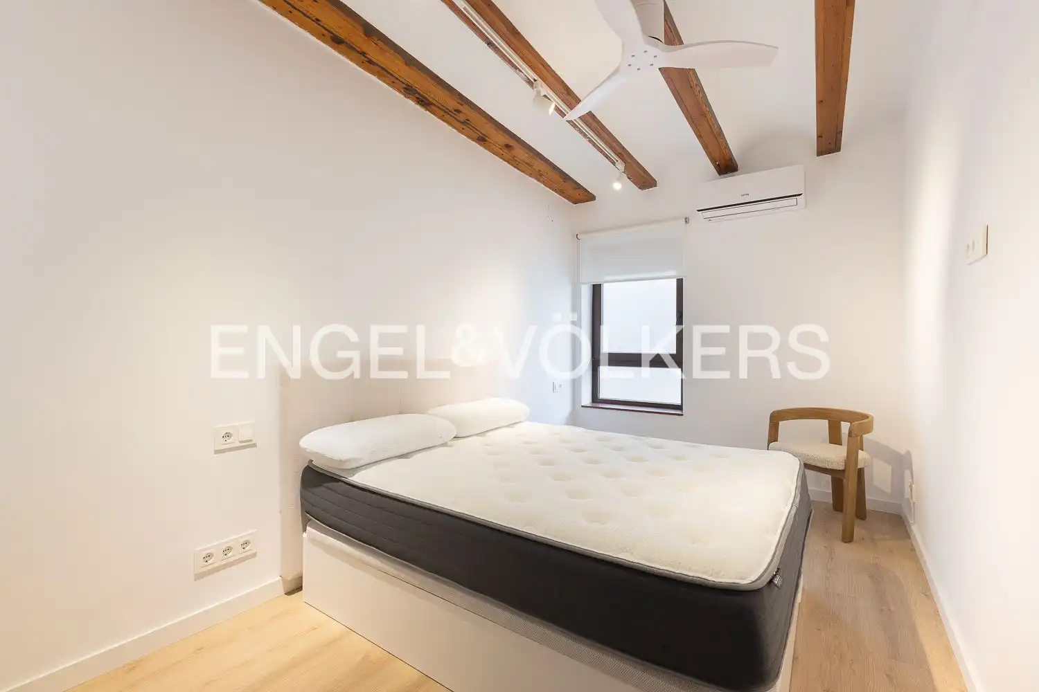 Bedroom of Flat for rent in Valencia  with Air Conditioner, Heating and Parquet flooring