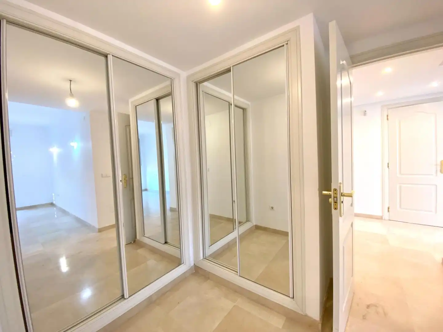 Piso en venta en Mijas con Terraza y Piscina comunitaria