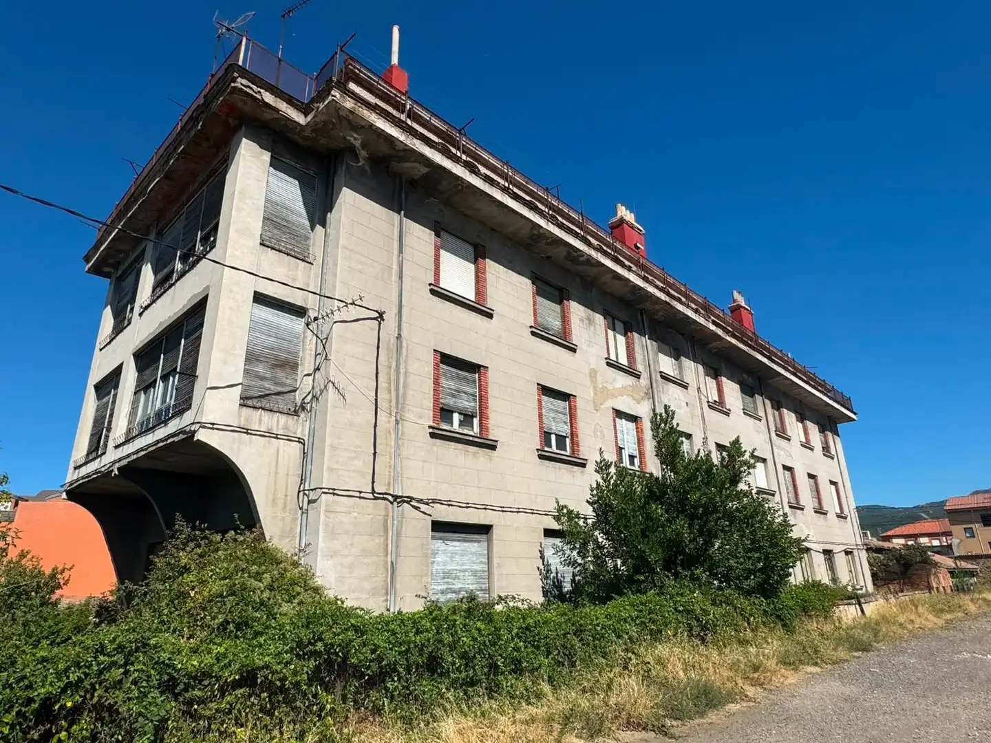 Exterior view of Buildings for sale in La Robla 