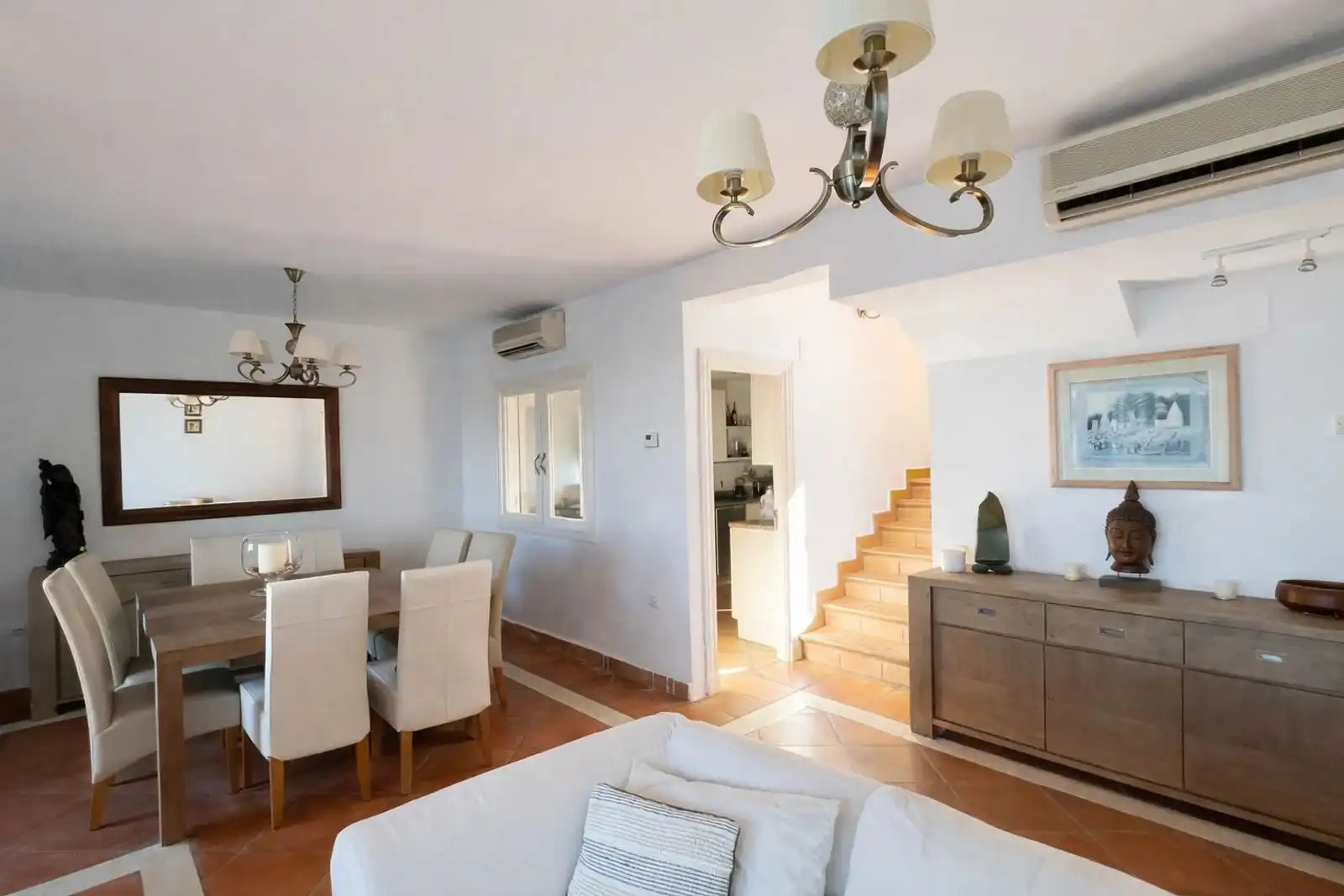 Sala d'estar de Casa adosada en venda en Sotogrande amb Terrassa, Balcó i Piscina comunitària