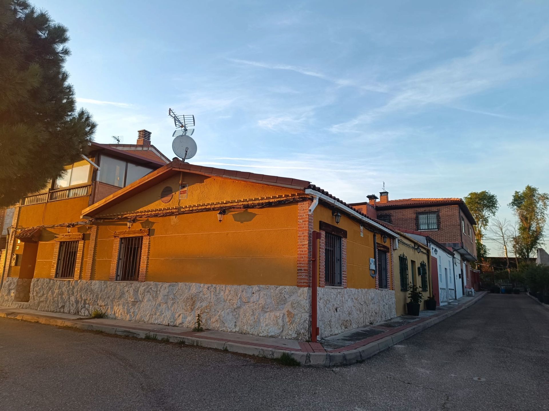 Exterior view of House or chalet for sale in Valladolid Capital  with Heating, Parquet flooring and Terrace