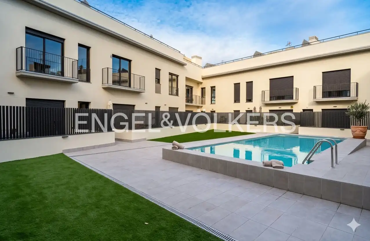 Piscina de Ático en venta en Vilanova i la Geltrú con Aire acondicionado, Calefacción y Terraza