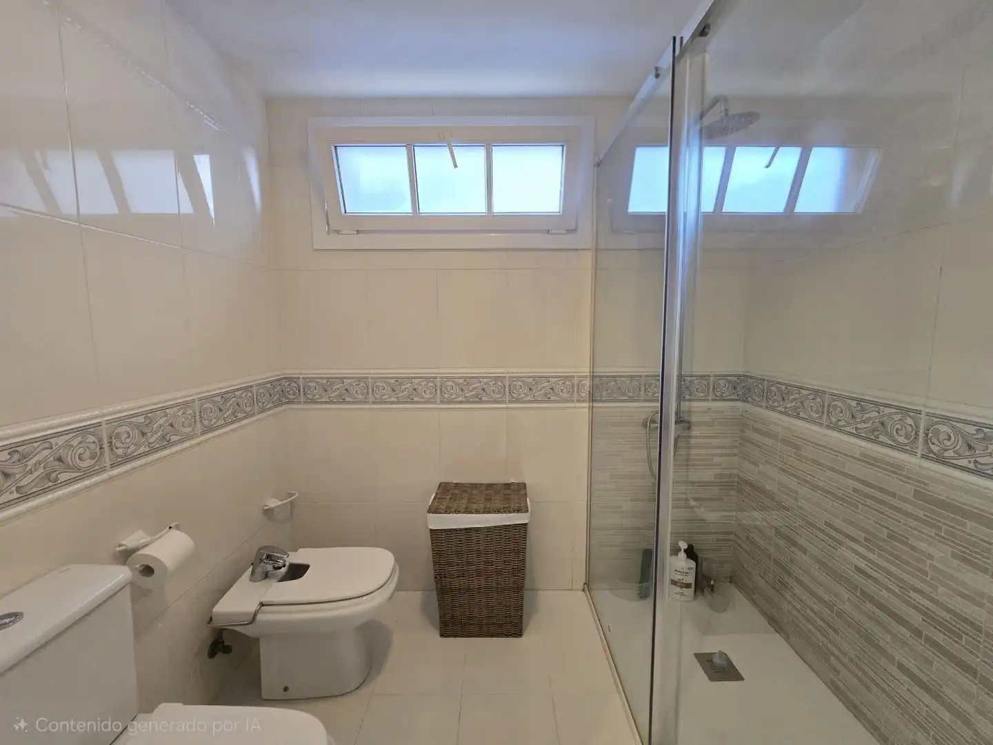 Bathroom of Houses for sale in Málaga  with Air Conditioner, Private garden and Terrace