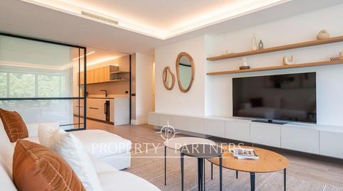 Foto 2 de Apartamento en venta en Calle del Poeta Esteban de Villegas, Jerónimos, Madrid