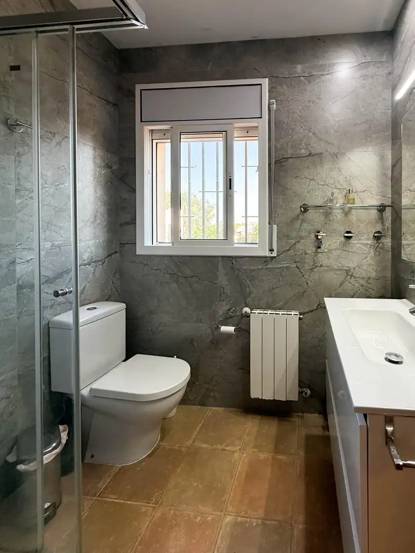 Baño de Casa o chalet en venta en Sant Pere de Ribes con Aire acondicionado, Calefacción y Jardín privado