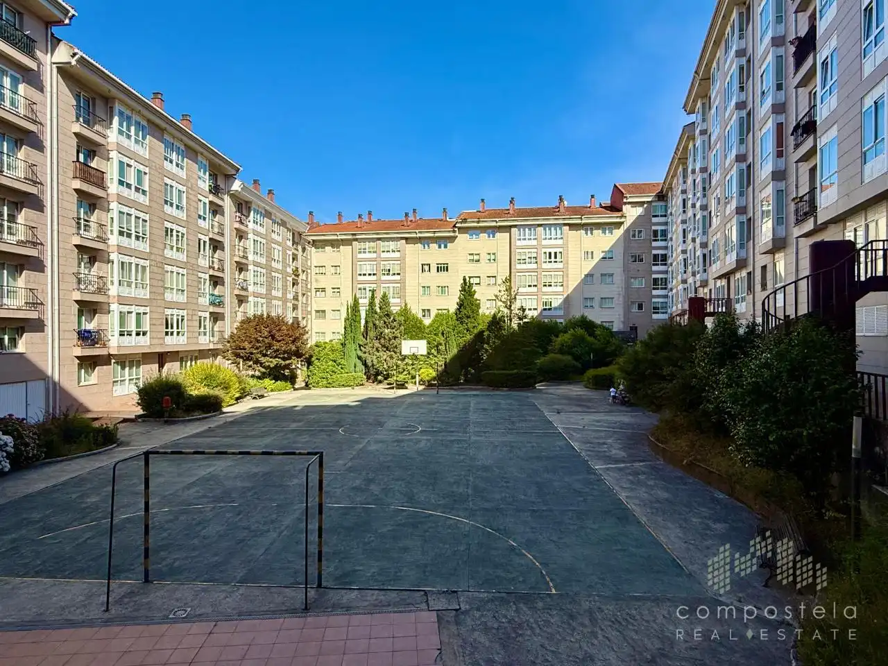 Vista exterior de Piso en venta en Ames con Calefacción, Parquet y Terraza
