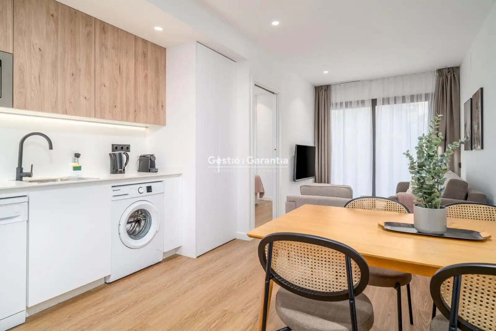 Bedroom of Flat for sale in L'Hospitalet de Llobregat  with Terrace and Furnished