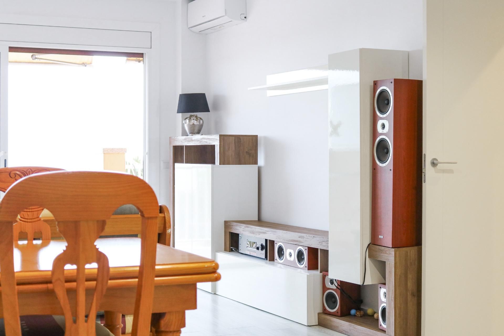 Living room of Flat for sale in Vilanova i la Geltrú  with Air Conditioner, Parquet flooring and Balcony