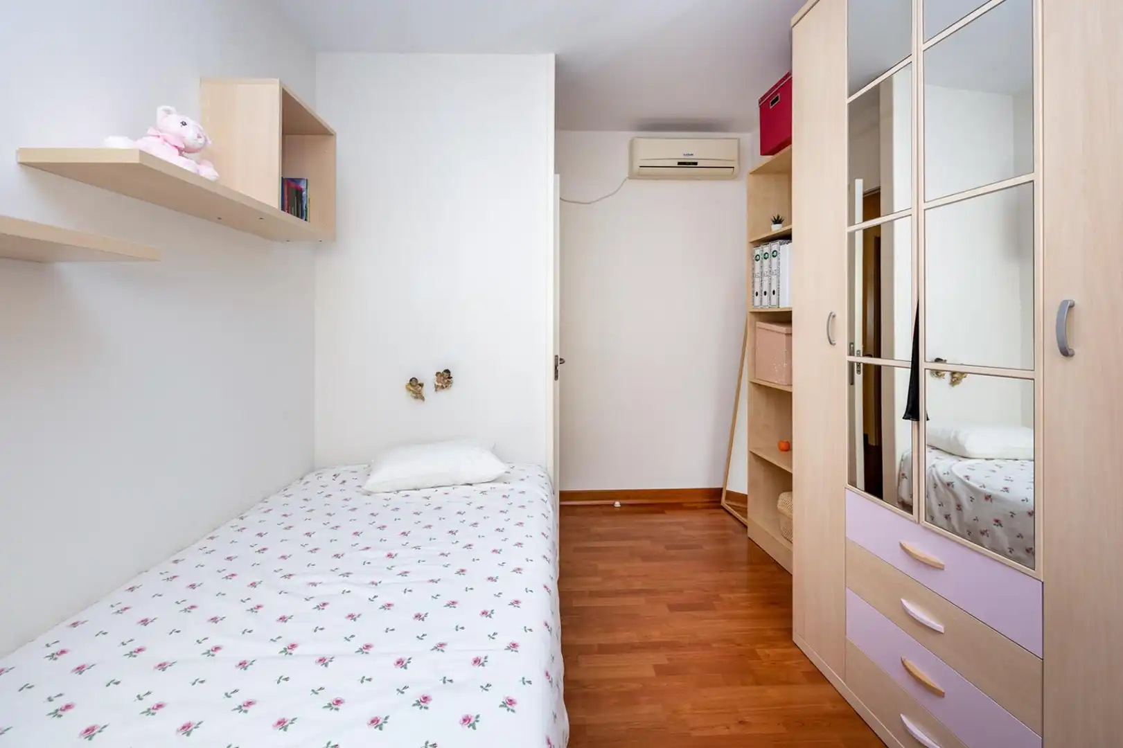 Bedroom of Detached homes for sale in Loja  with Air Conditioner, Heating and Parquet flooring