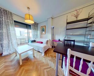 Living room of Flat to rent in  Madrid Capital  with Heating, Private garden and Terrace