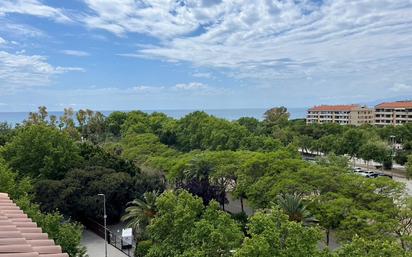 Vista exterior de Pis de lloguer en Cambrils amb Aire condicionat, Terrassa i Balcó