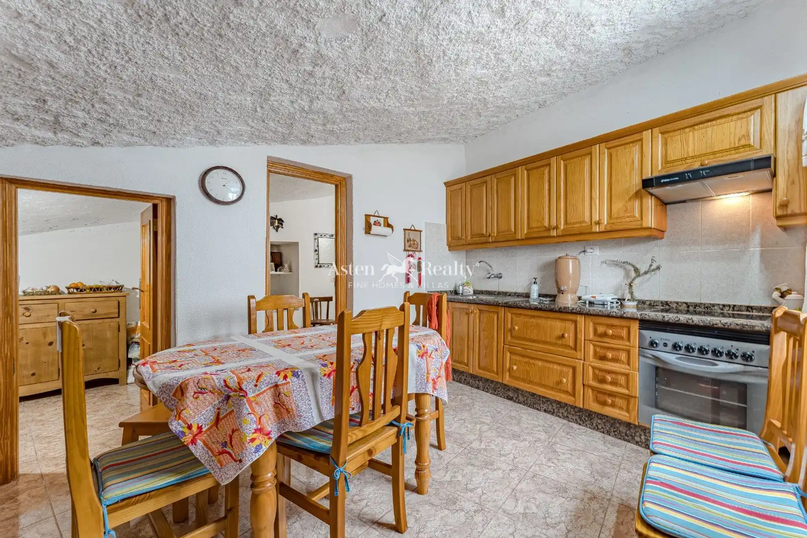 Cuina de Casa o xalet en venda en Granadilla de Abona amb Jardí privat, Terrassa i Traster