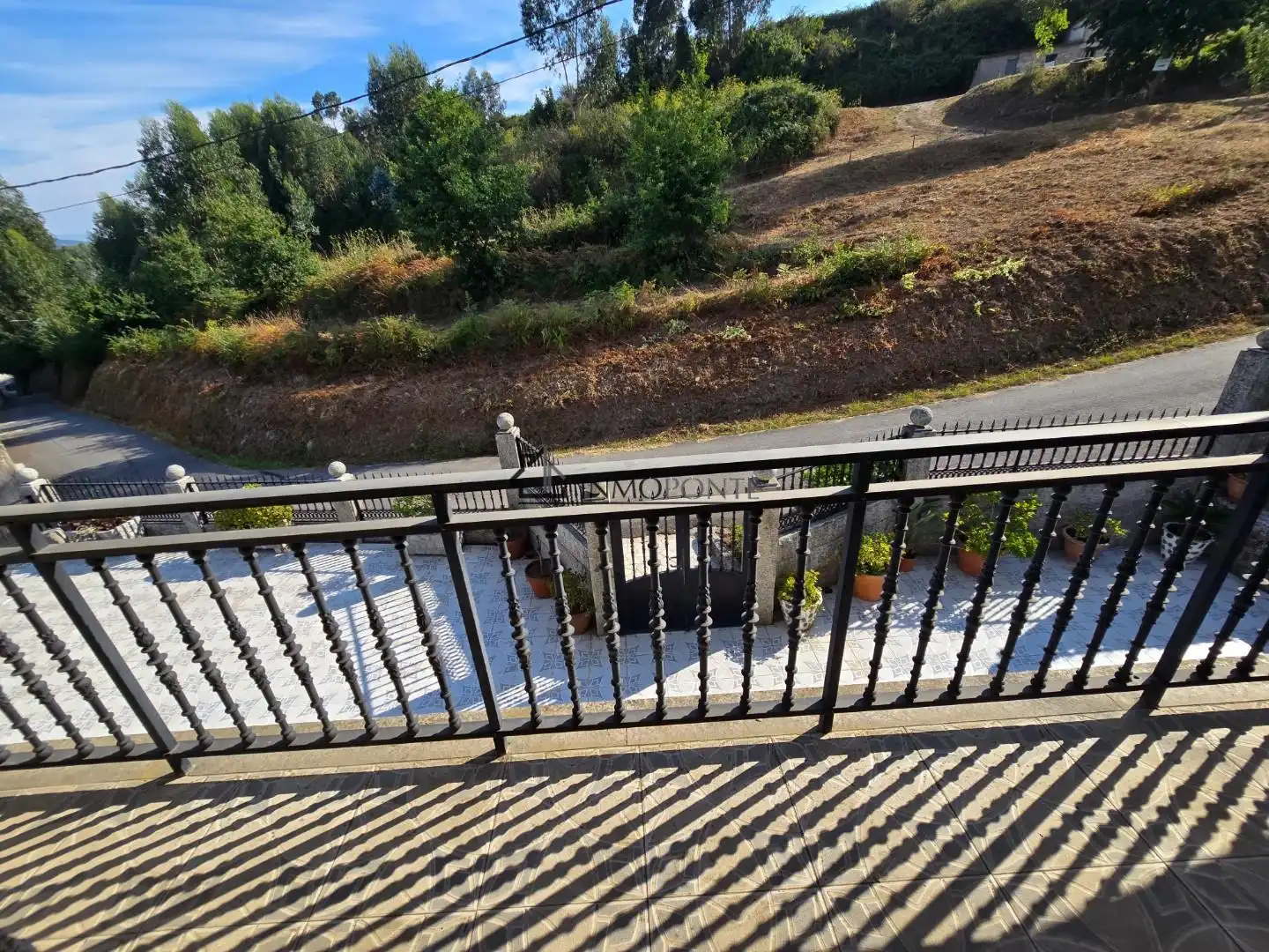Terrassa de Casa o xalet en venda en Pontevedra Capital  amb Calefacció, Jardí privat i Terrassa