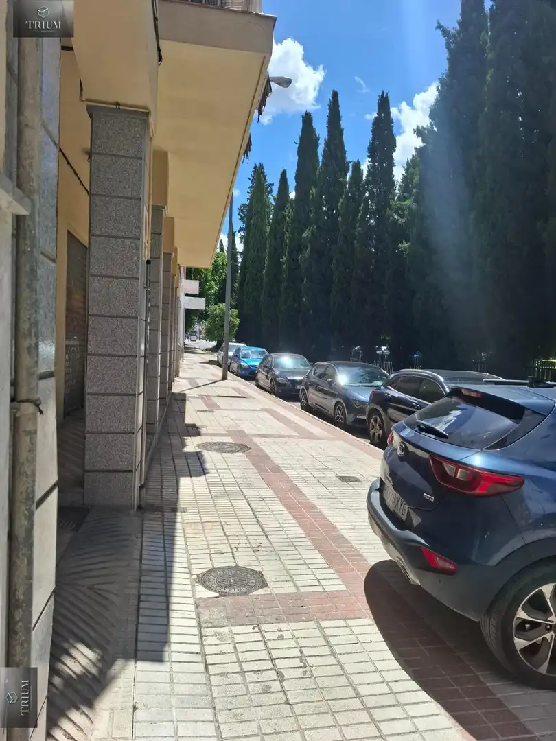 Parkplatz von Wohnungen zur Miete in Granada mit Klimaanlage, Heizung und Möbliert