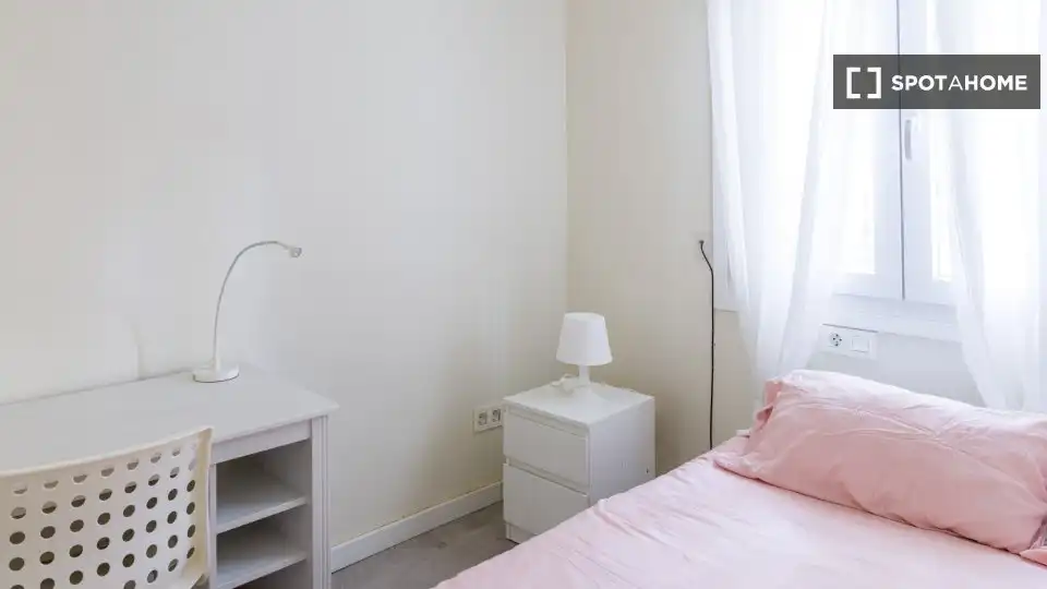 Room in Ciudad Jardín - Parque Roma