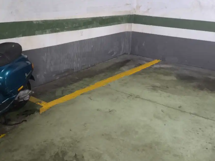 Parkplatz von Garage zum Verkauf in Ceuta