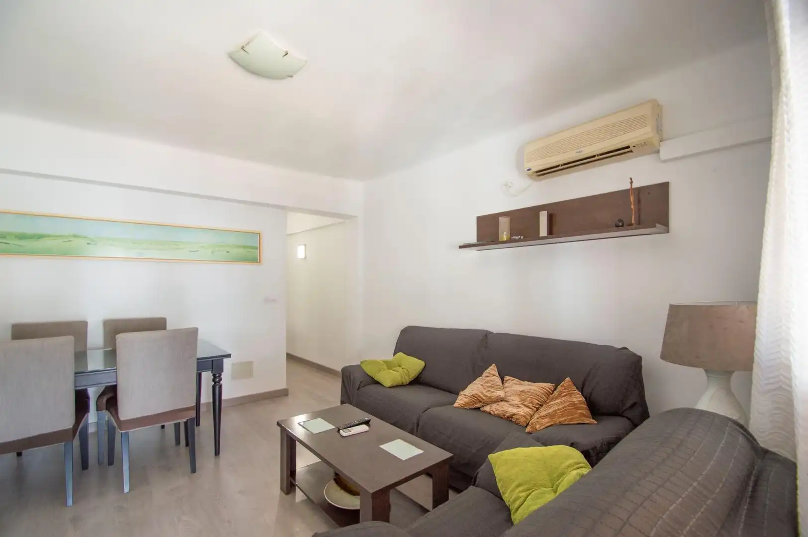 Sala d'estar de Pis de lloguer en Almería amb Aire condicionat, Calefacció i Terrassa
