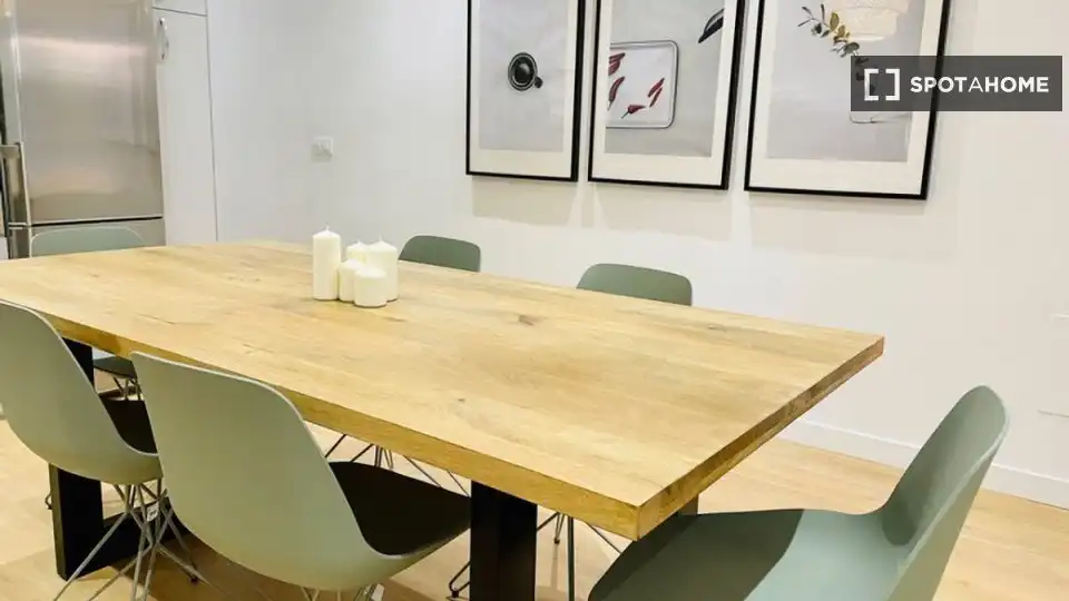 Comedor de Piso de alquiler en Madrid con Aire acondicionado, Calefacción y Amueblado