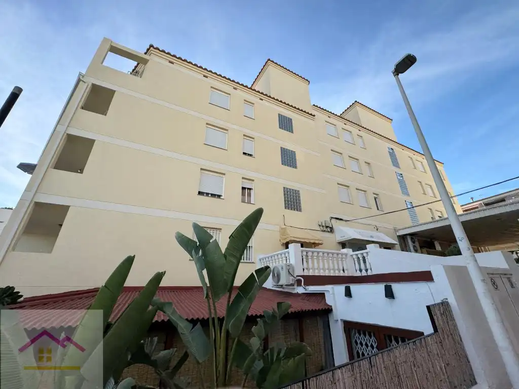 Außenansicht von Wohnung zum Verkauf in Alcalà de Xivert mit Klimaanlage, Terrasse und Möbliert