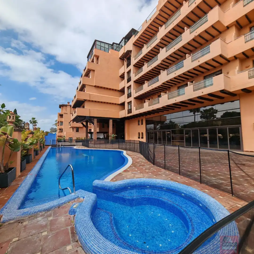 Piscina de Àtic en venda en Estepona amb Terrassa, Balcó i Piscina comunitària