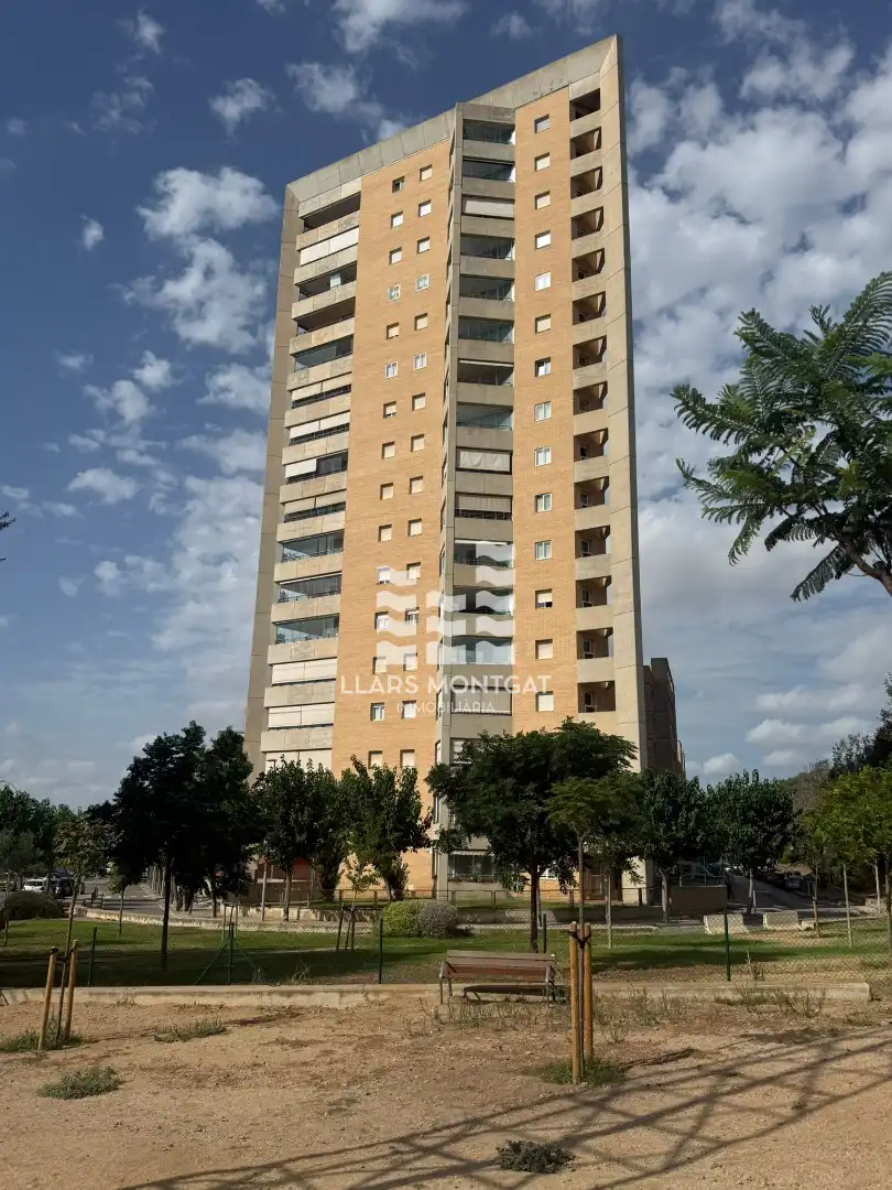 Außenansicht von Wohnung zum Verkauf in Montgat mit Klimaanlage, Heizung und Terrasse