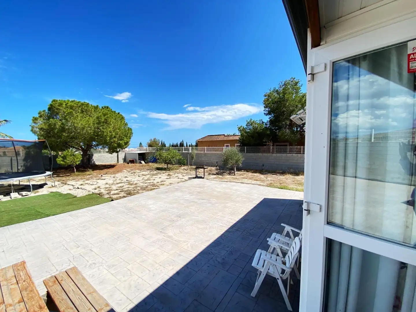 Terrassa de Finca rústica de lloguer en El Campello amb Aire condicionat, Jardí privat i Moblat