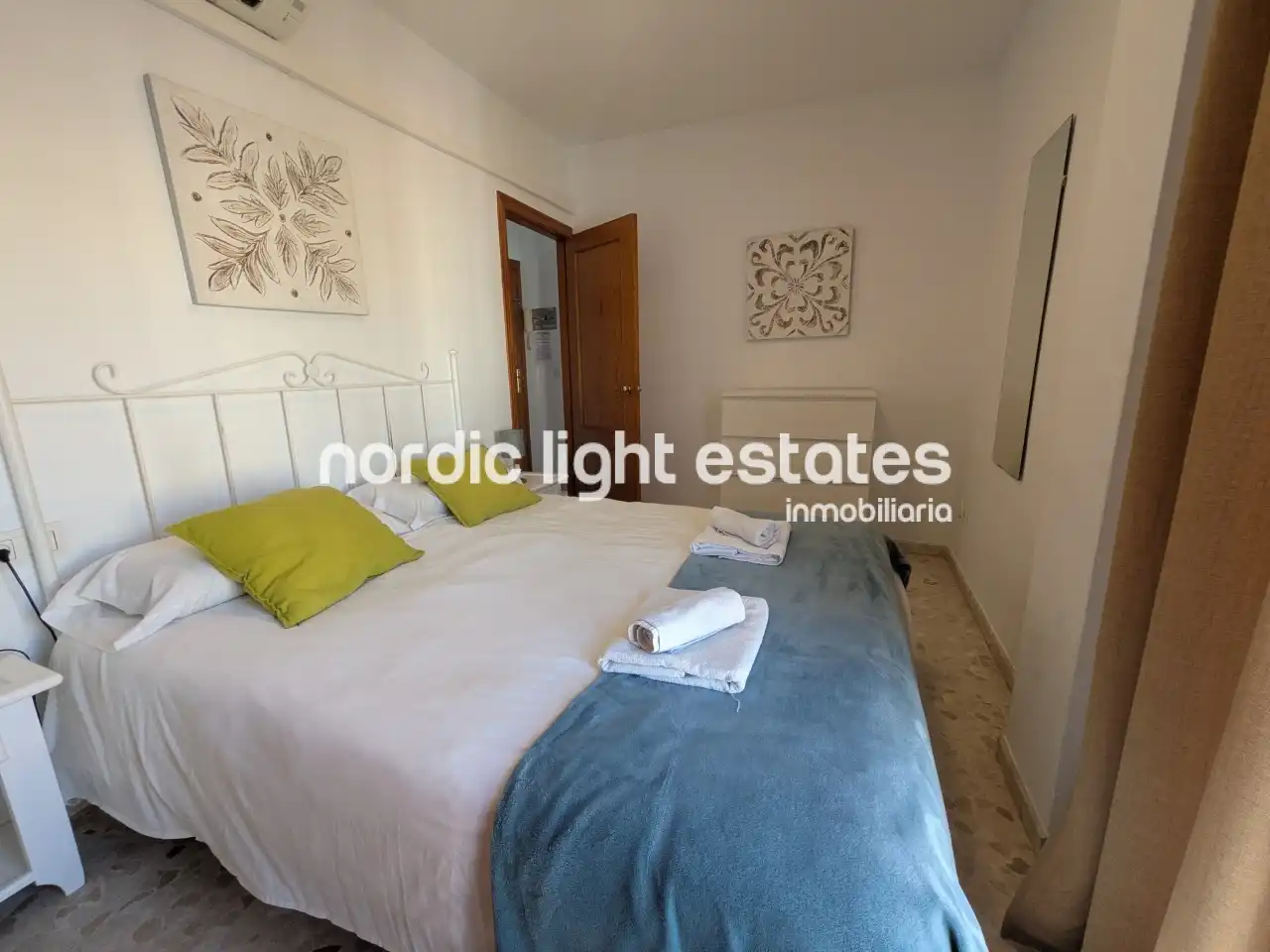 Habitación de Piso de alquiler en Nerja con Terraza