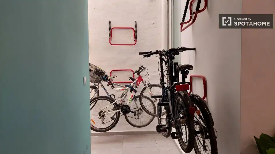 Room in Barrio de Benicalap