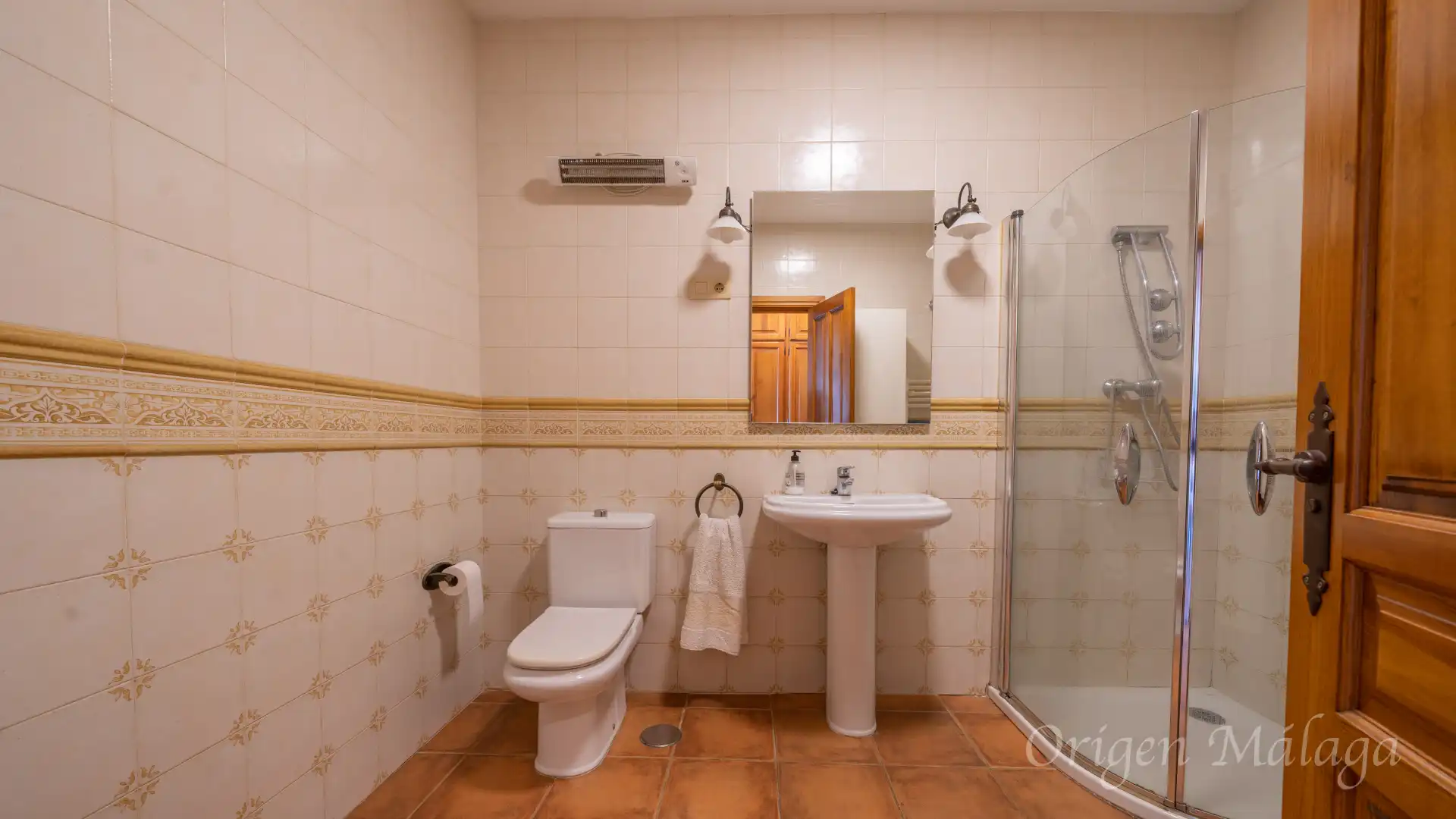 Baño de Casa adosada en venta en Vélez-Málaga con Calefacción, Jardín privado y Terraza