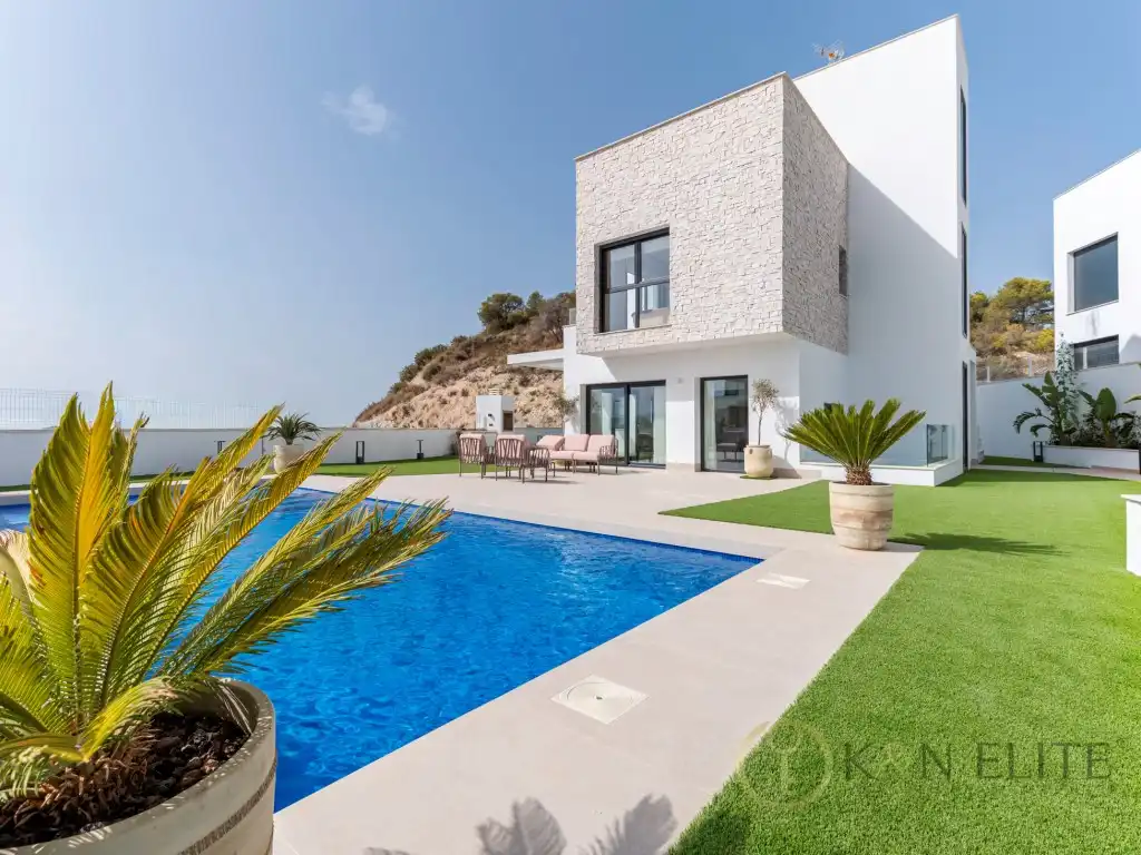 Casa amb piscina en venda a Avenida Barcelona, imagen 3
