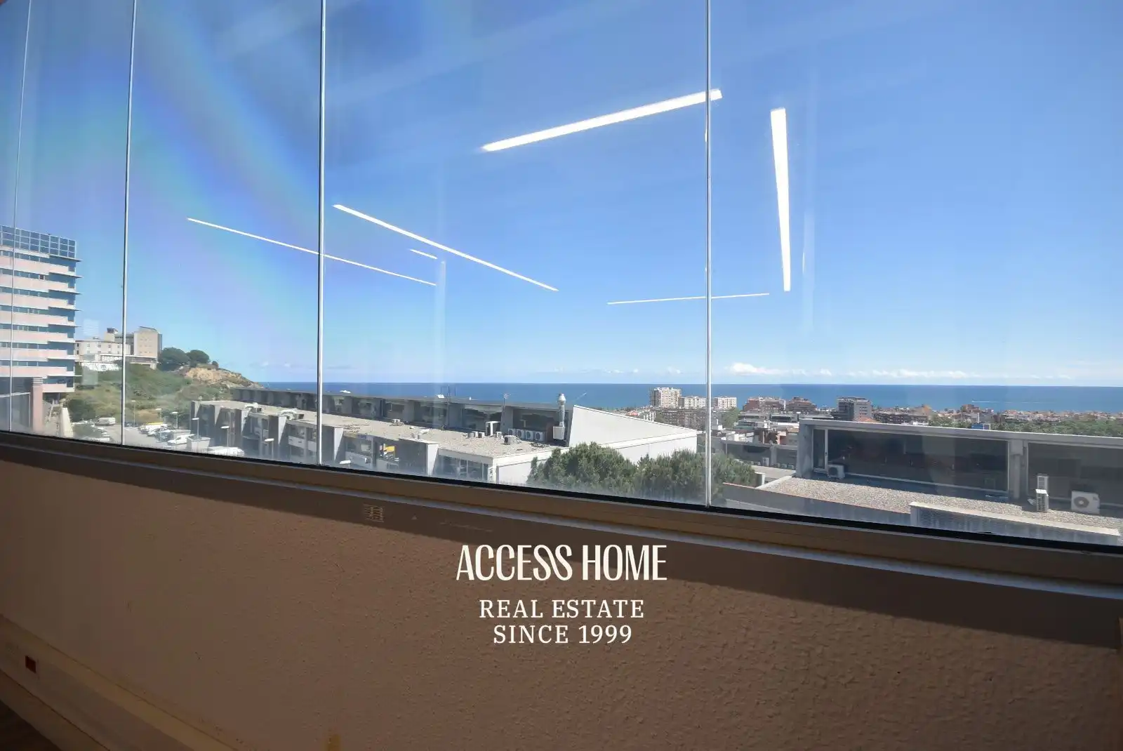Office for sale in Badalona  with Air Conditioner and Heating