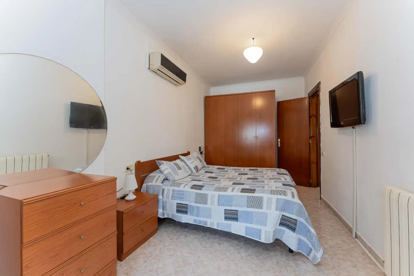 Dormitori de Casa o xalet en venda en Viladecans amb Aire condicionat, Calefacció i Jardí privat