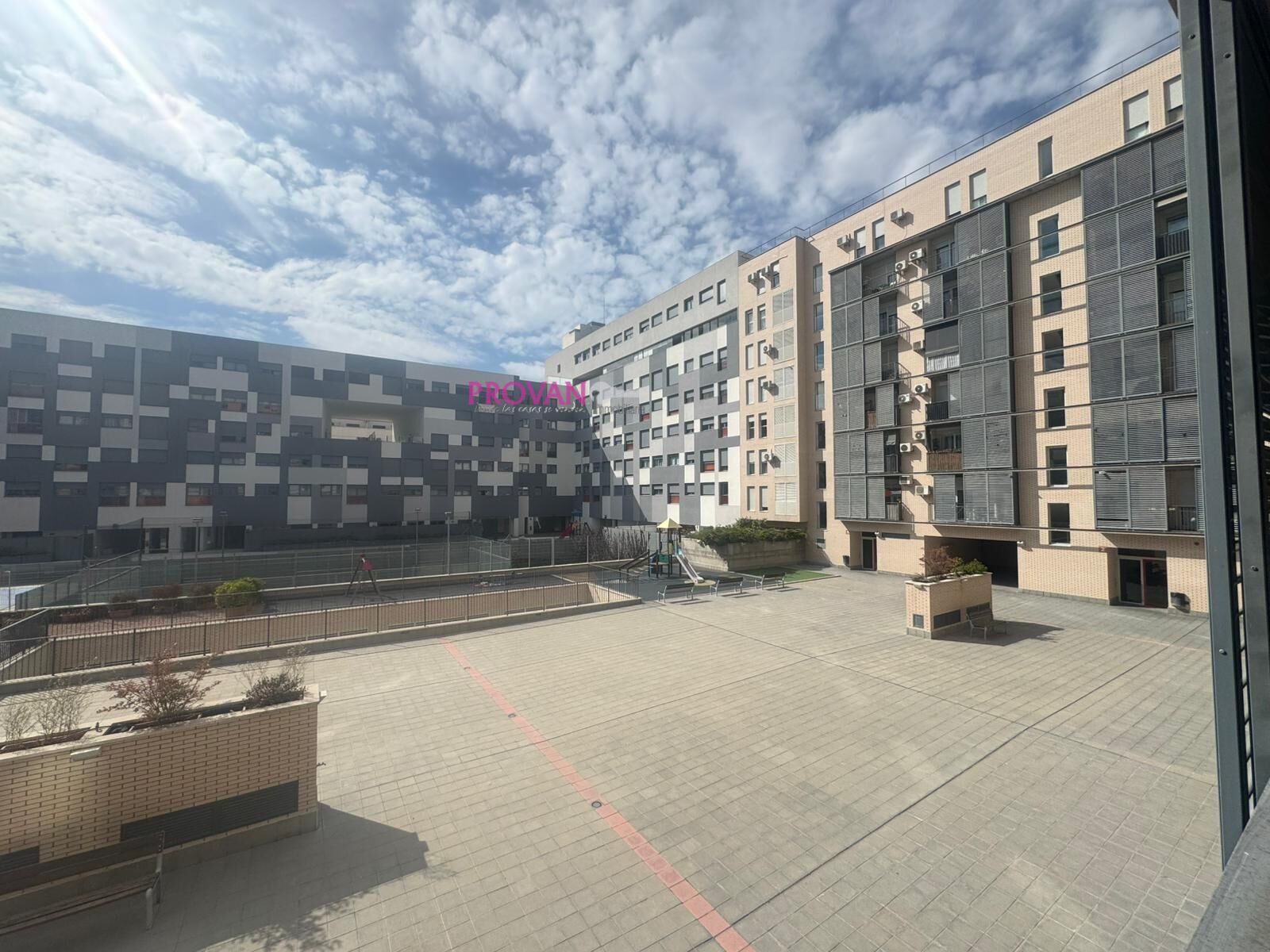Vista exterior de Piso en venta en Alcalá de Henares con Aire acondicionado, Calefacción y Terraza