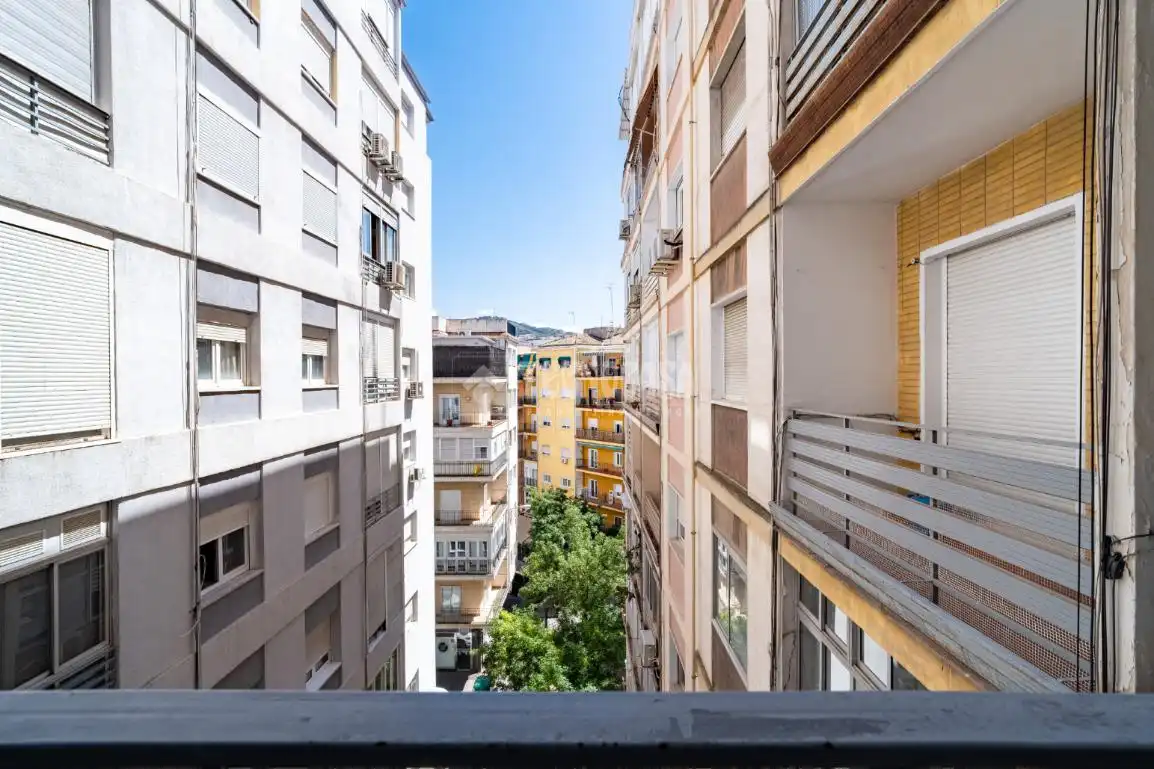Vista exterior de Piso en venta en Granada